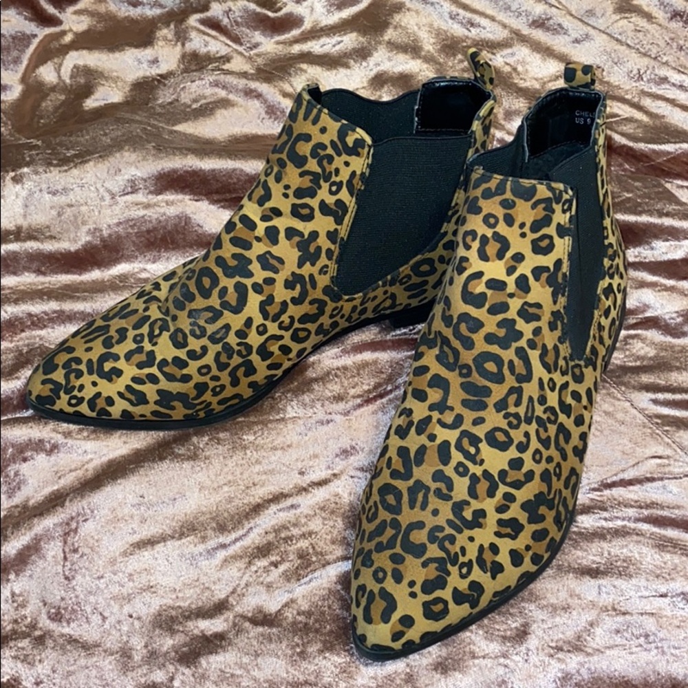 Flat Leopard Boots